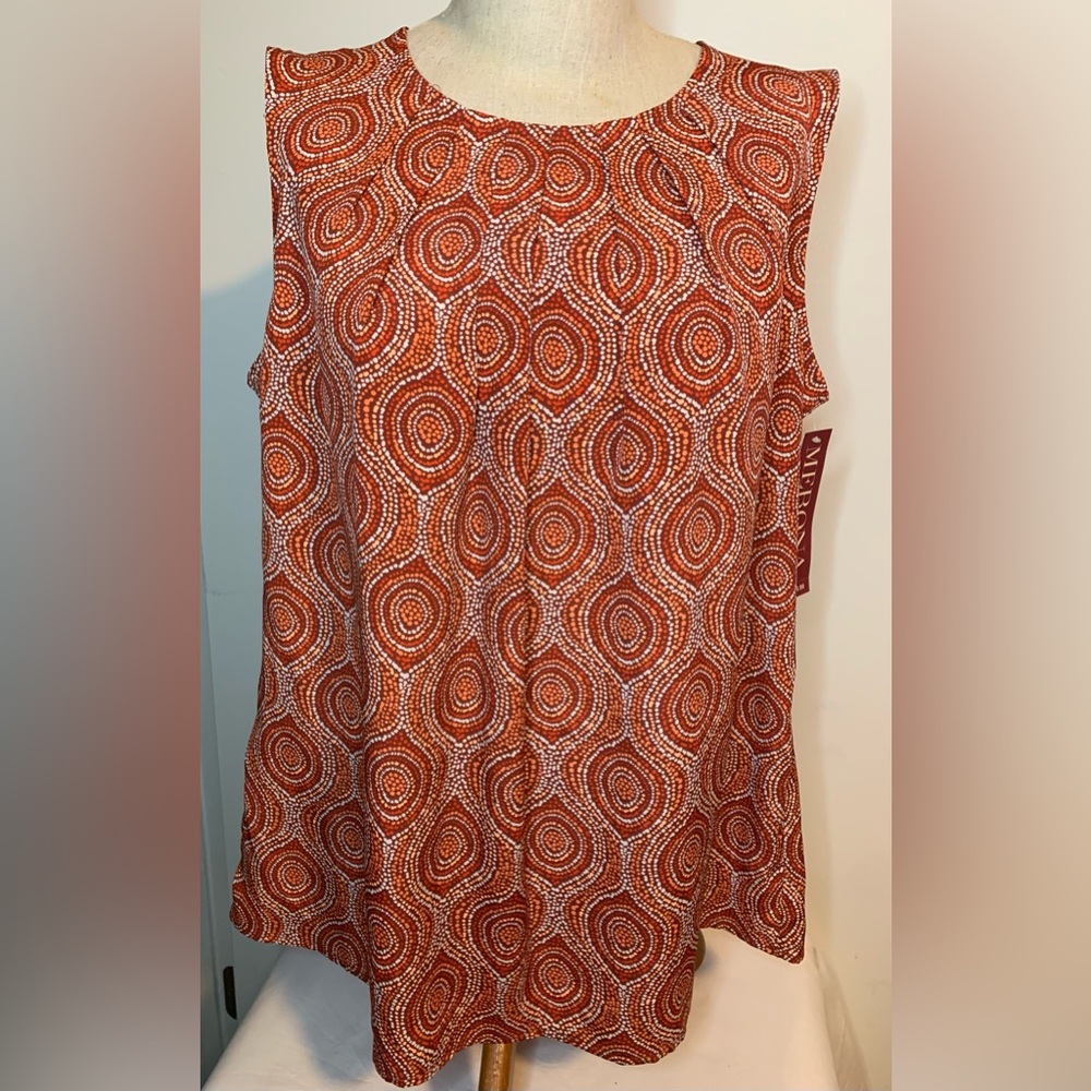 MERONA. Women's Sleeveless Top in Red and White.
Size Xl